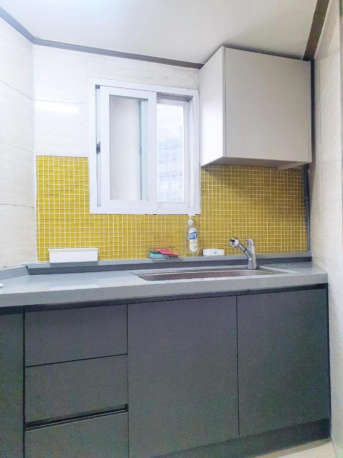 Hub House Livingtel Hostel Seoul Bagian luar foto