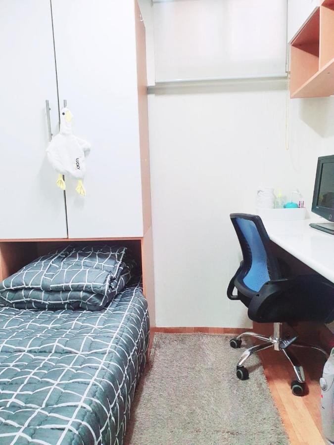 Hub House Livingtel Hostel Seoul Bagian luar foto