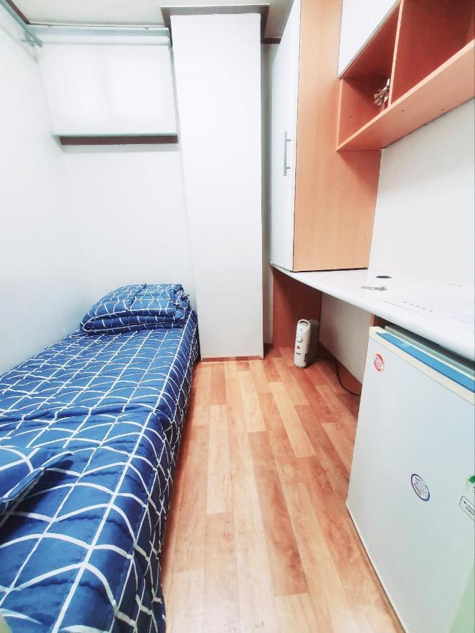 Hub House Livingtel Hostel Seoul Bagian luar foto