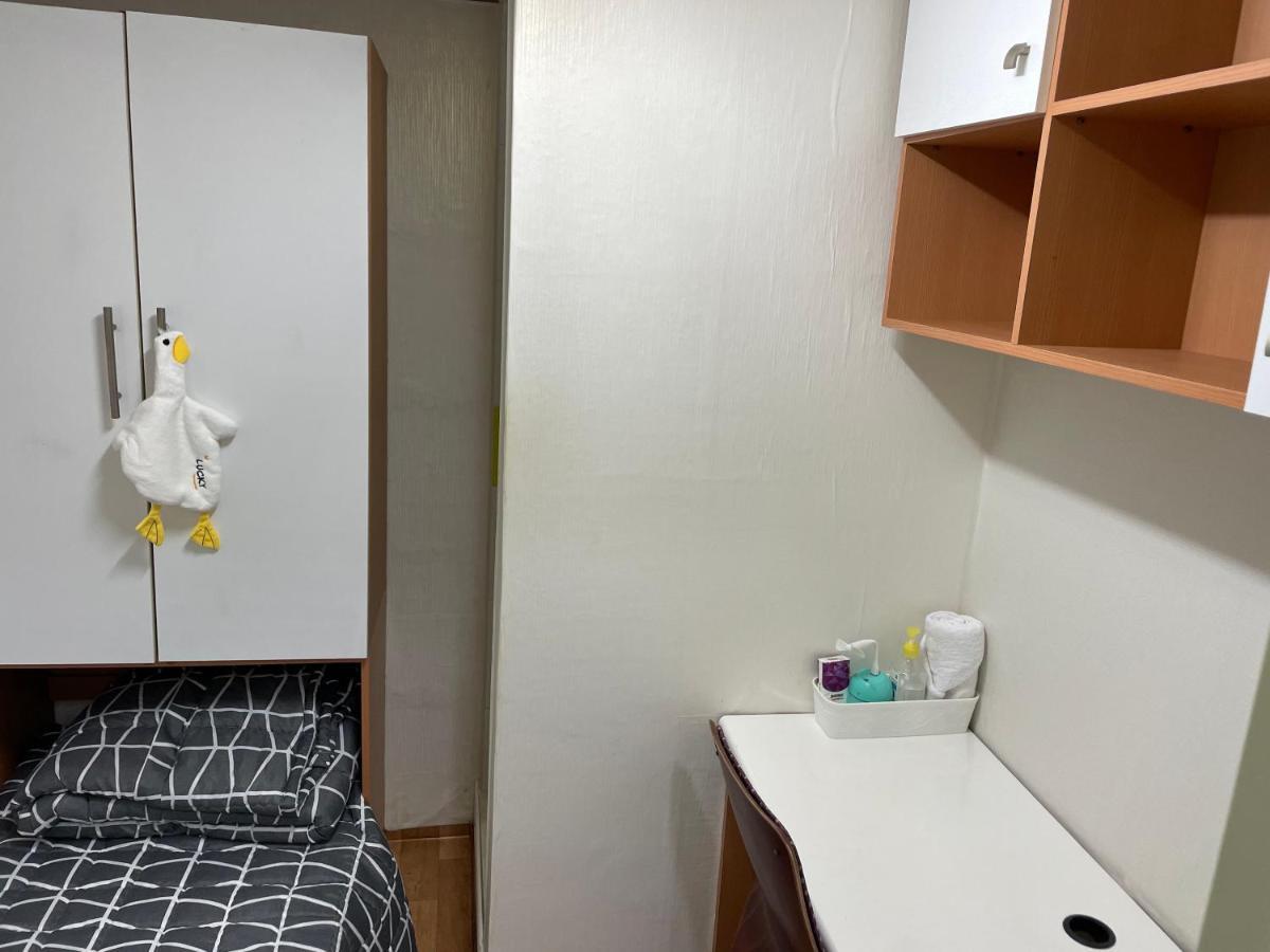 Hub House Livingtel Hostel Seoul Bagian luar foto