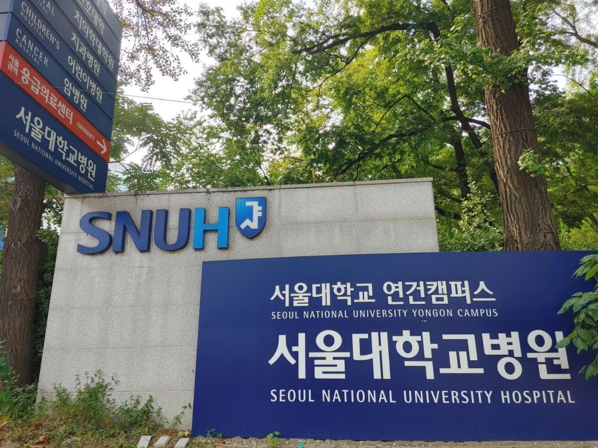Hub House Livingtel Hostel Seoul Bagian luar foto
