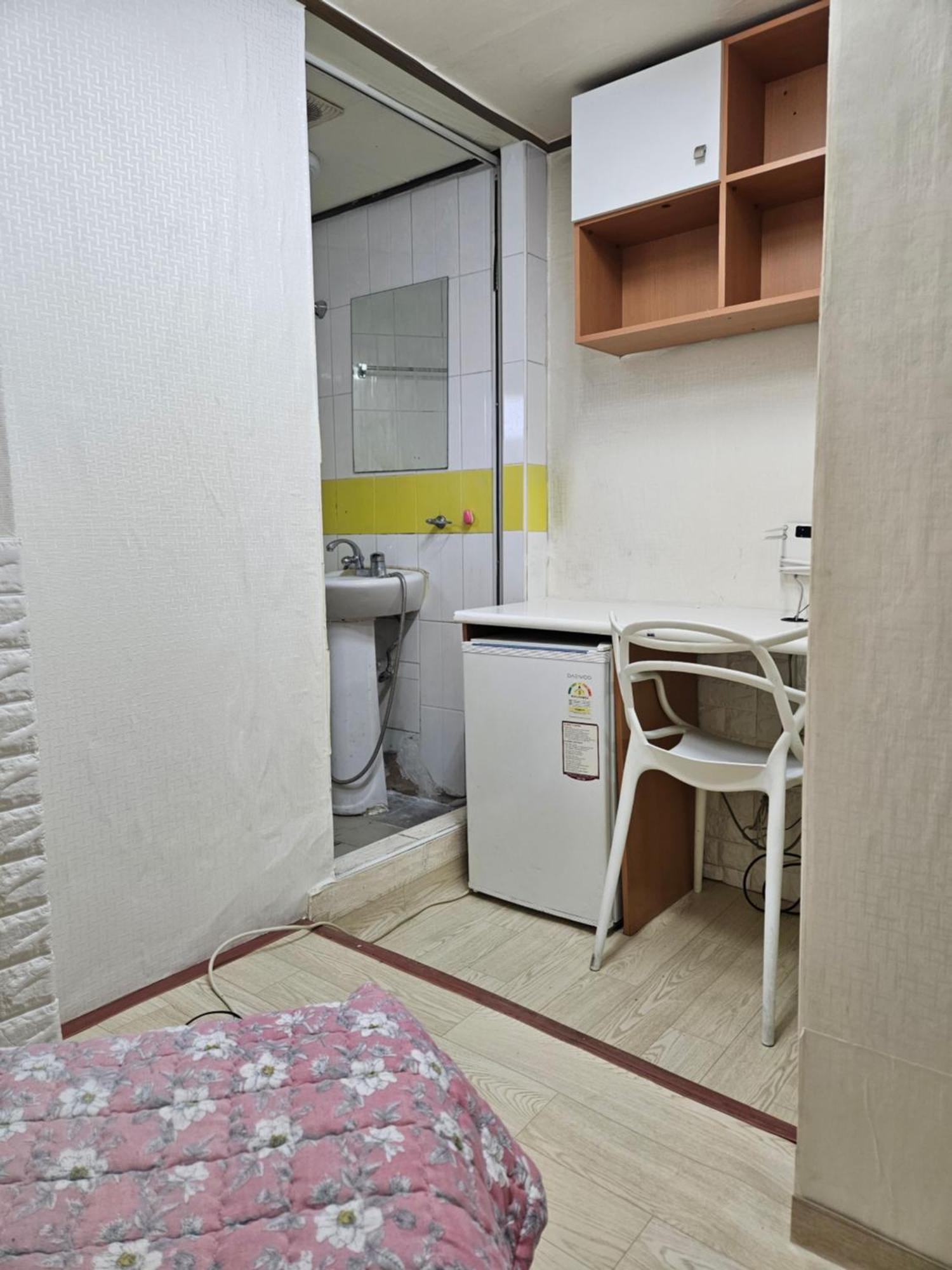 Hub House Livingtel Hostel Seoul Bagian luar foto