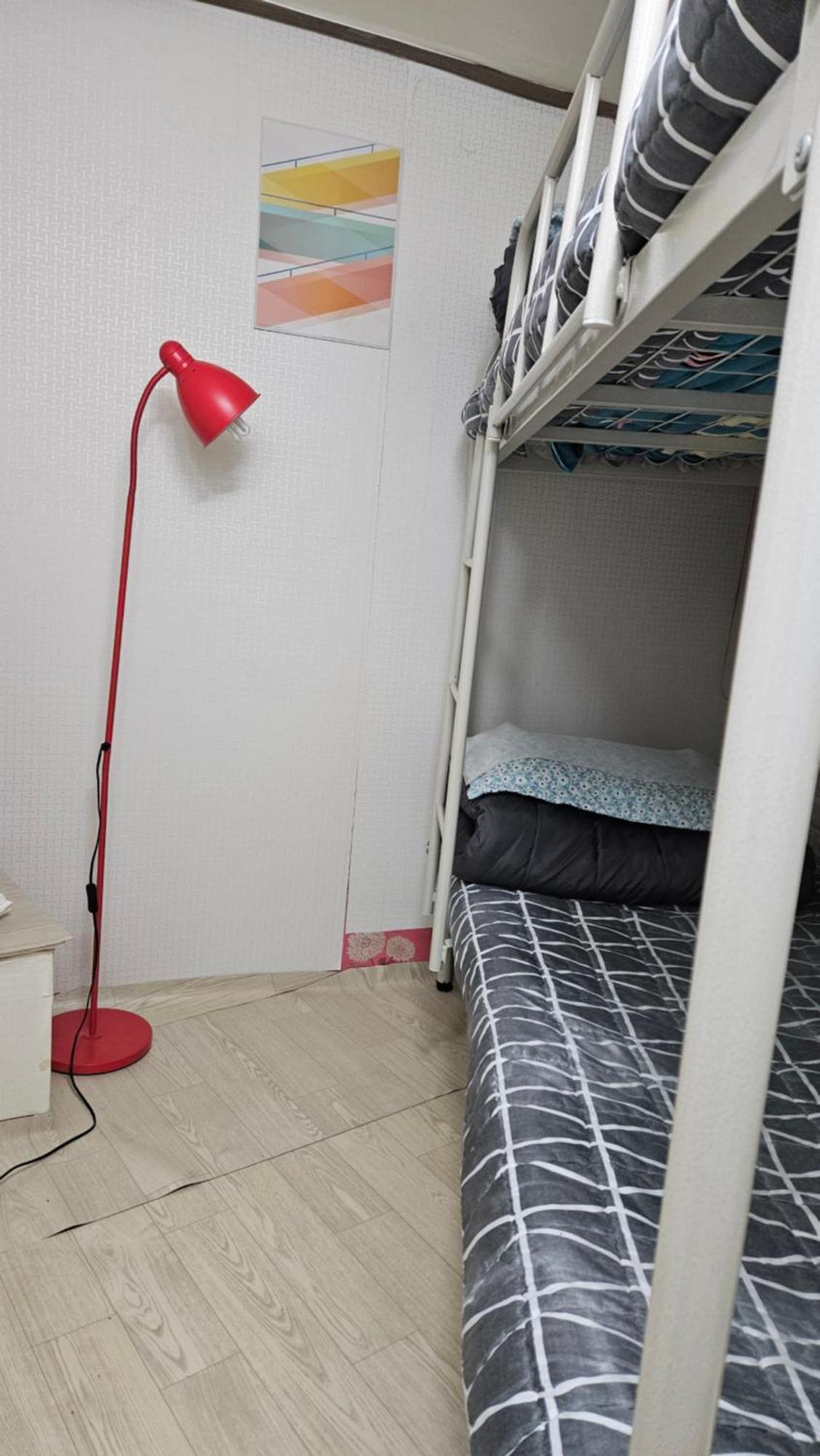 Hub House Livingtel Hostel Seoul Bagian luar foto
